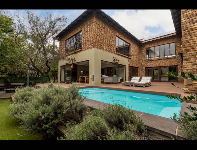 4 BEDROOM HOUSE FOR SALE IN LEEUWFONTEIN ESTATE